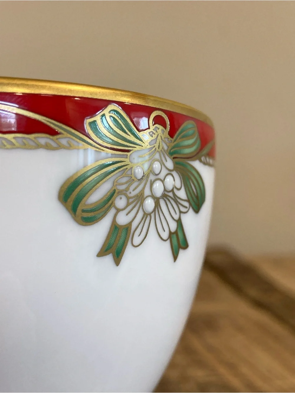Waterford Holiday Ribbons Teacup Fine China With Red Gold & Green Trim